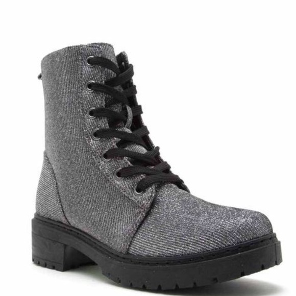 GET NOTICED! Qupid Pewter Glitter Combat BOOT - Picture 2 of 5